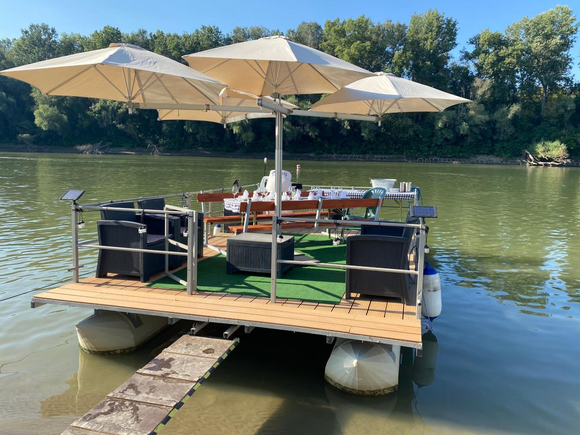 Bed and Breakfast Voeroes Alom Panzio Tiszakécske Zewnętrze zdjęcie