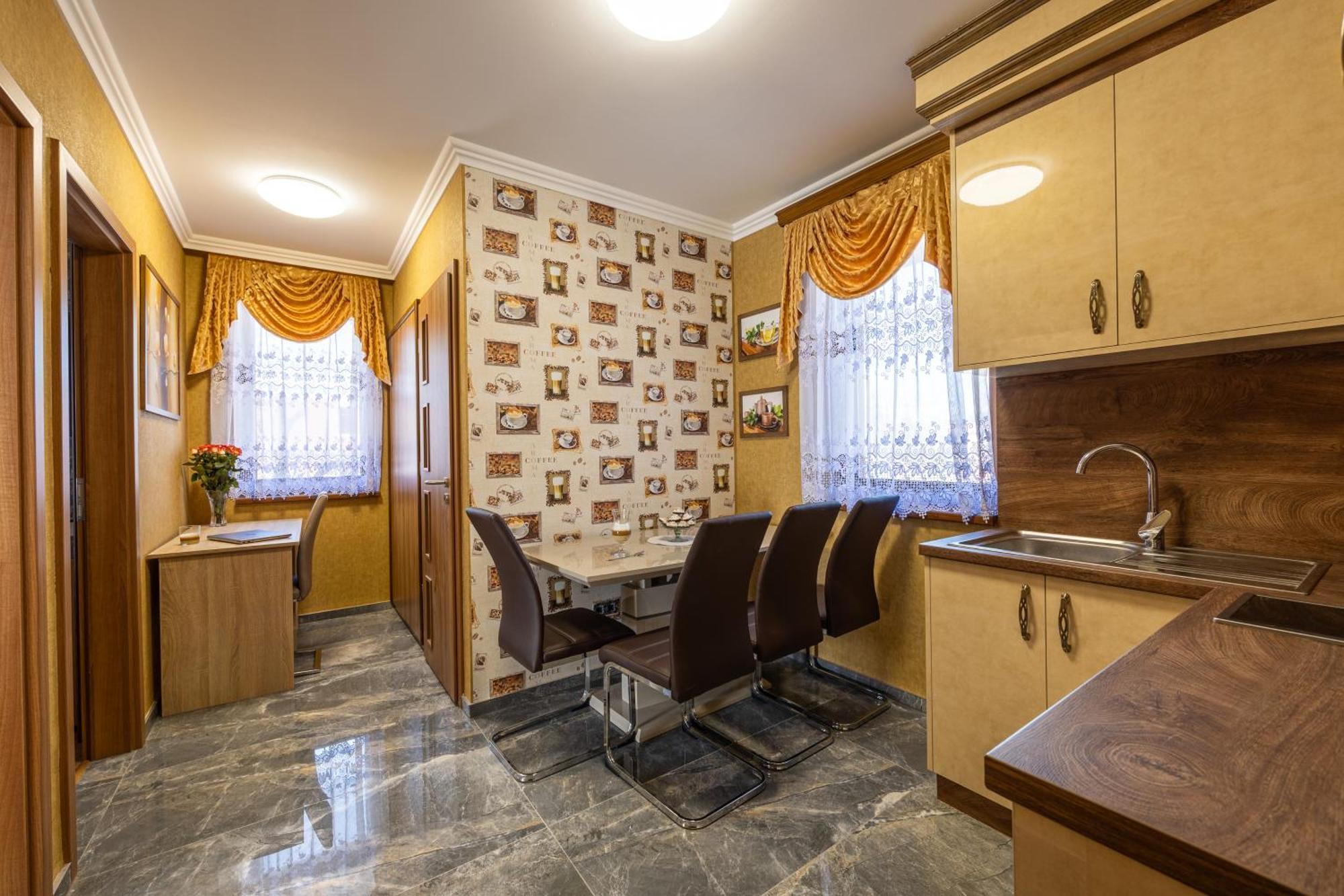 Bed and Breakfast Voeroes Alom Panzio Tiszakécske Zewnętrze zdjęcie
