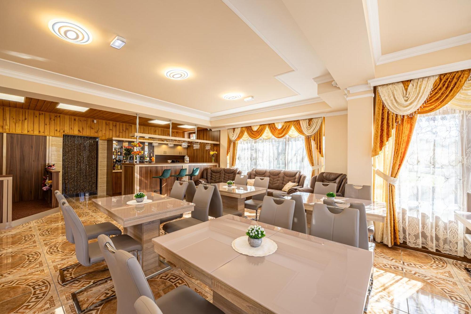 Bed and Breakfast Voeroes Alom Panzio Tiszakécske Zewnętrze zdjęcie